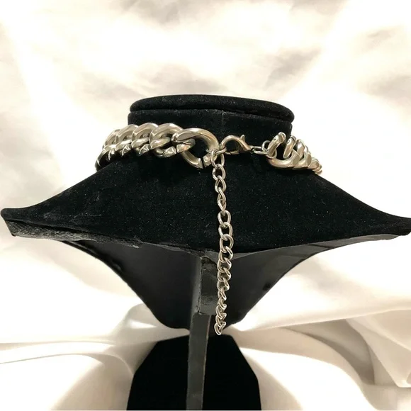 Vintage Light Weight Rhinestone Necklace - Picture 4 of 4